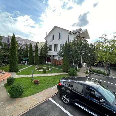Apartments With Kitchen And Garden Kiev Exterior foto